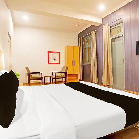 Super Townhouse Vijay Khand Gomti Nagar Lucknow Exteriör bild